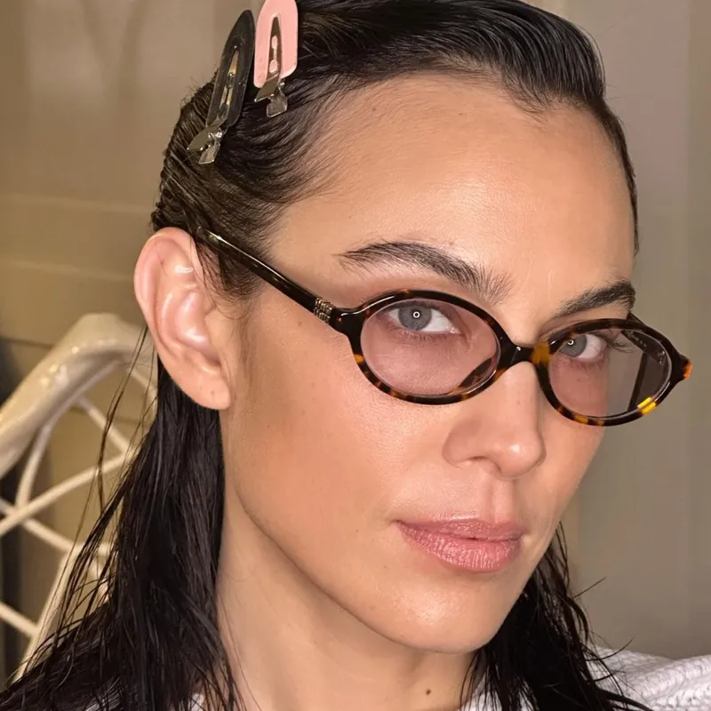 Шарени очни сенки тренд пролет 2026 -- смели бои на очите